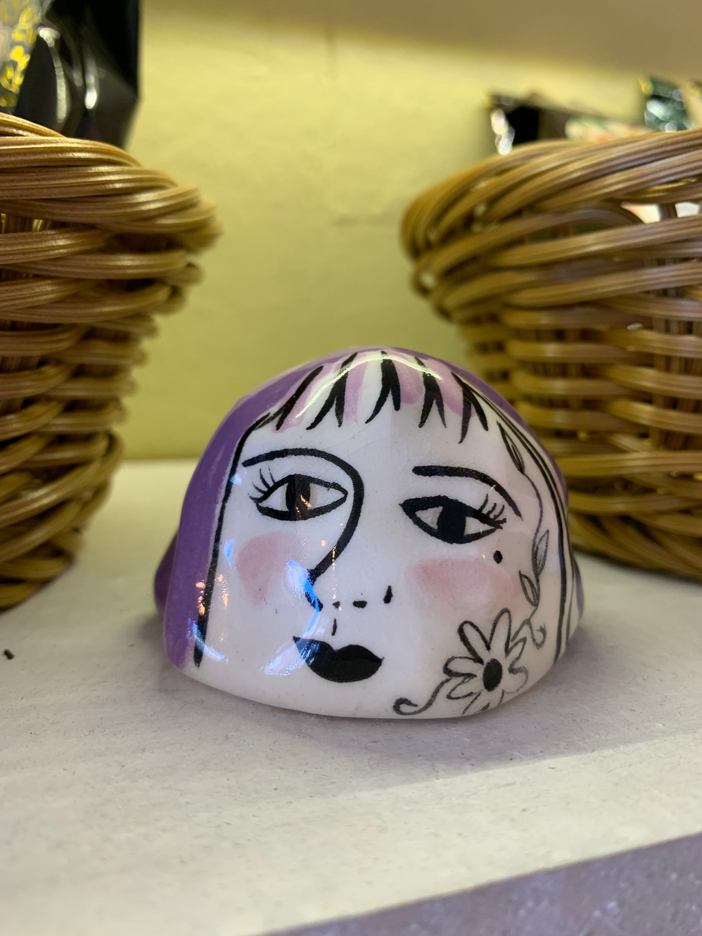 Tetê mujer lila