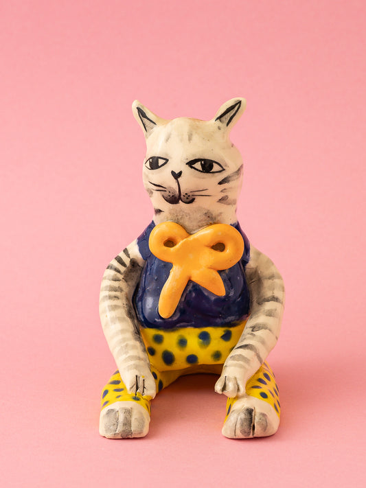 Gato gris con blanco